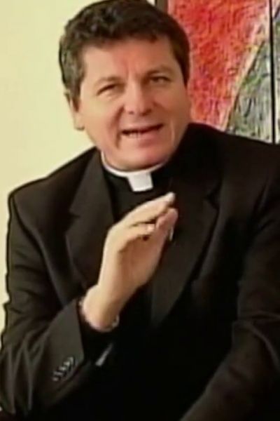 SALVEMOS LA FAMILIA FR. FERNADO OREJUELA